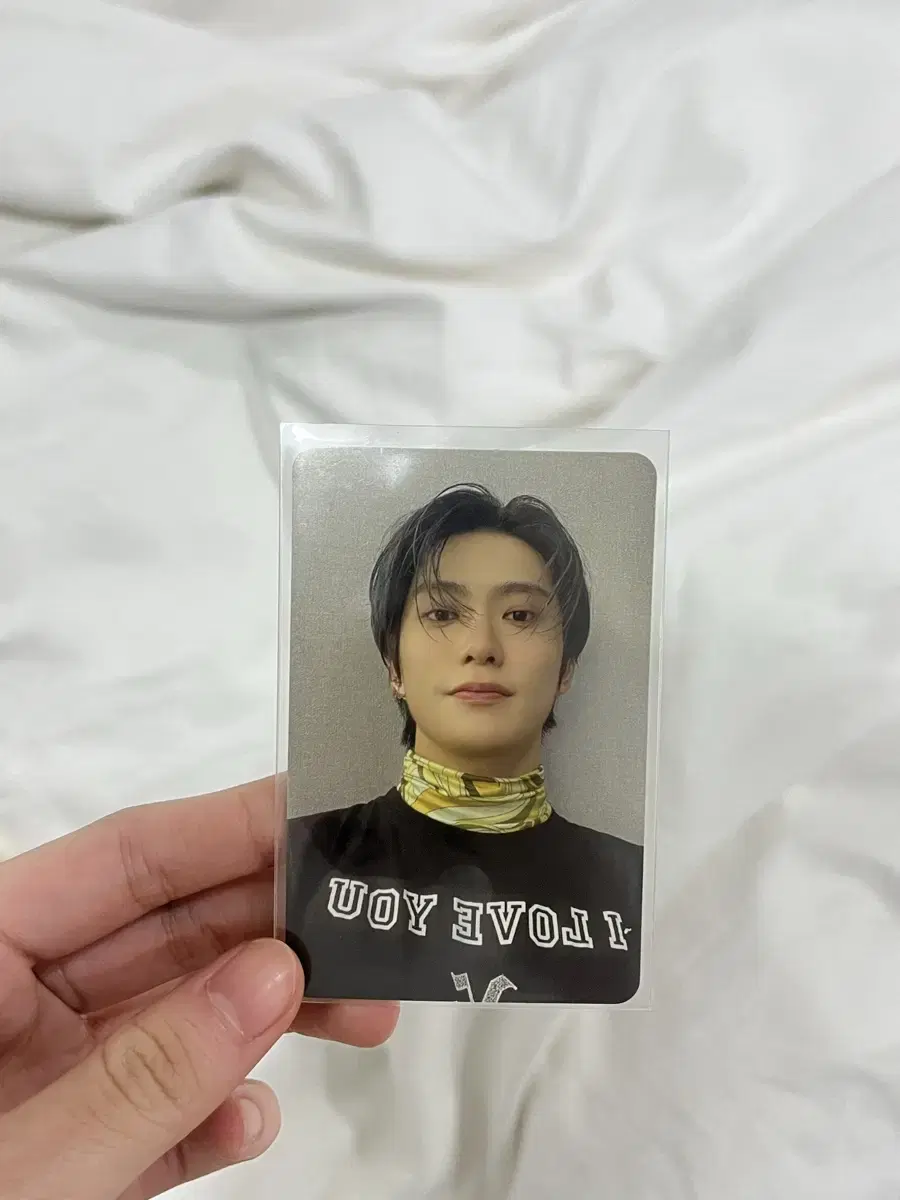 nct 127 jaehyun sells photocards