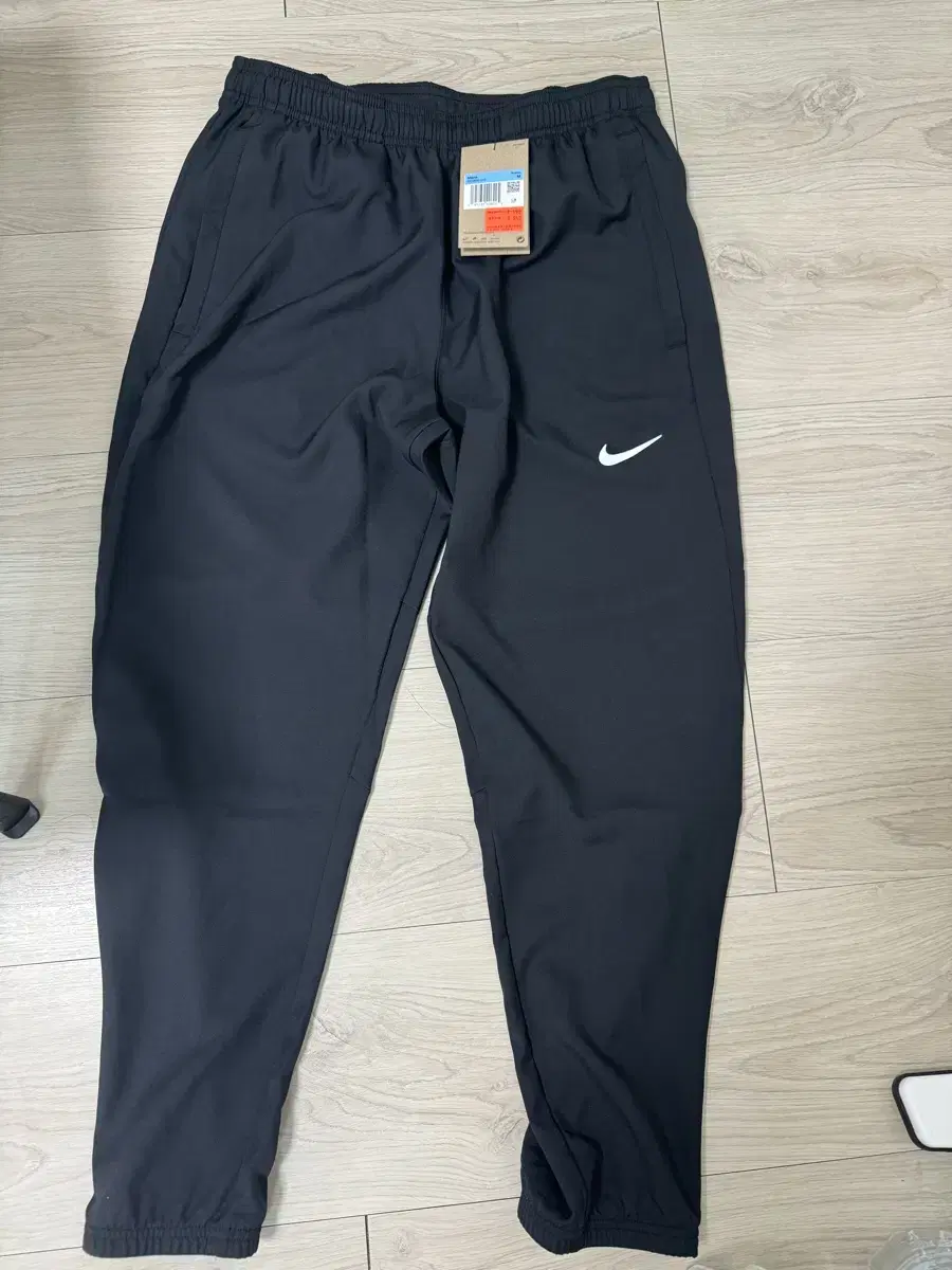 <새상품 M>Nike DryFit Woven Pants