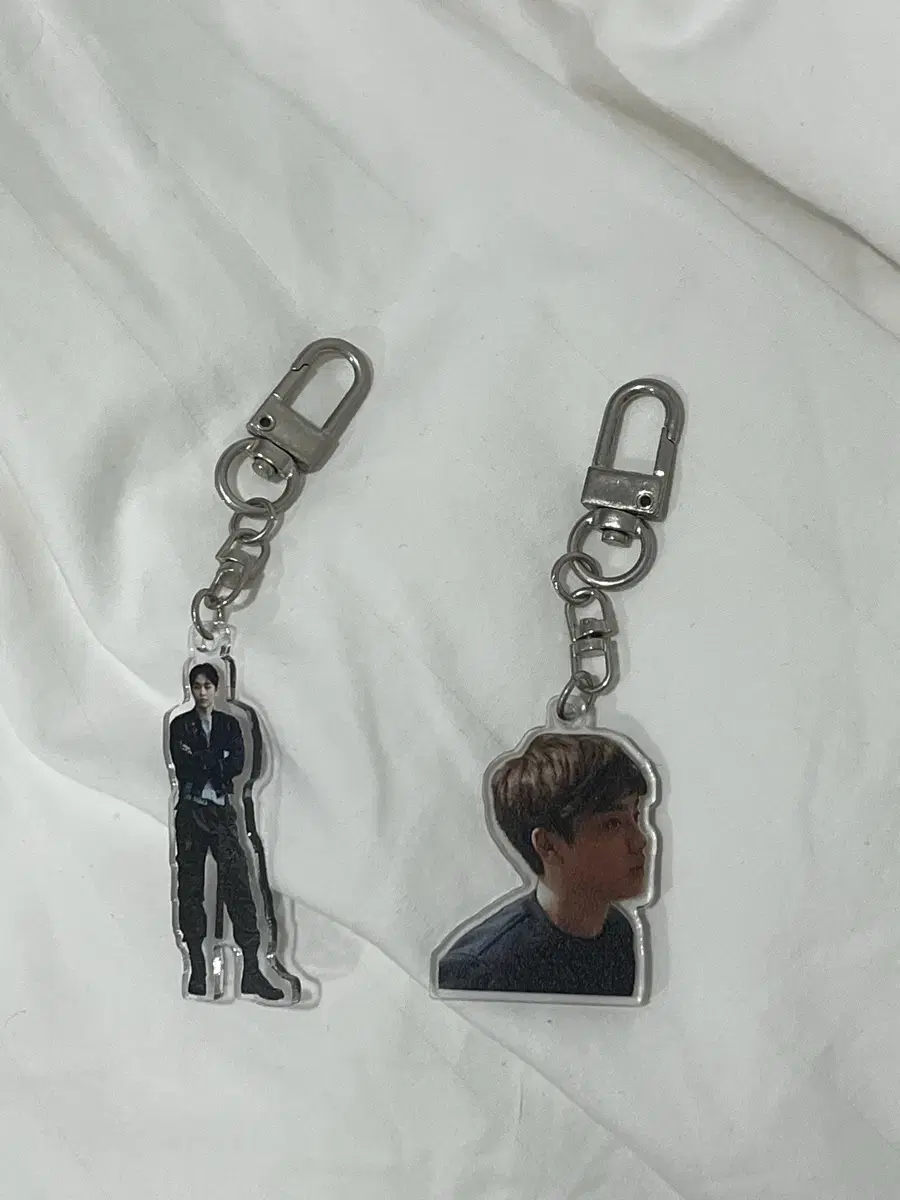 exo xiumin hard water keyring sells wts