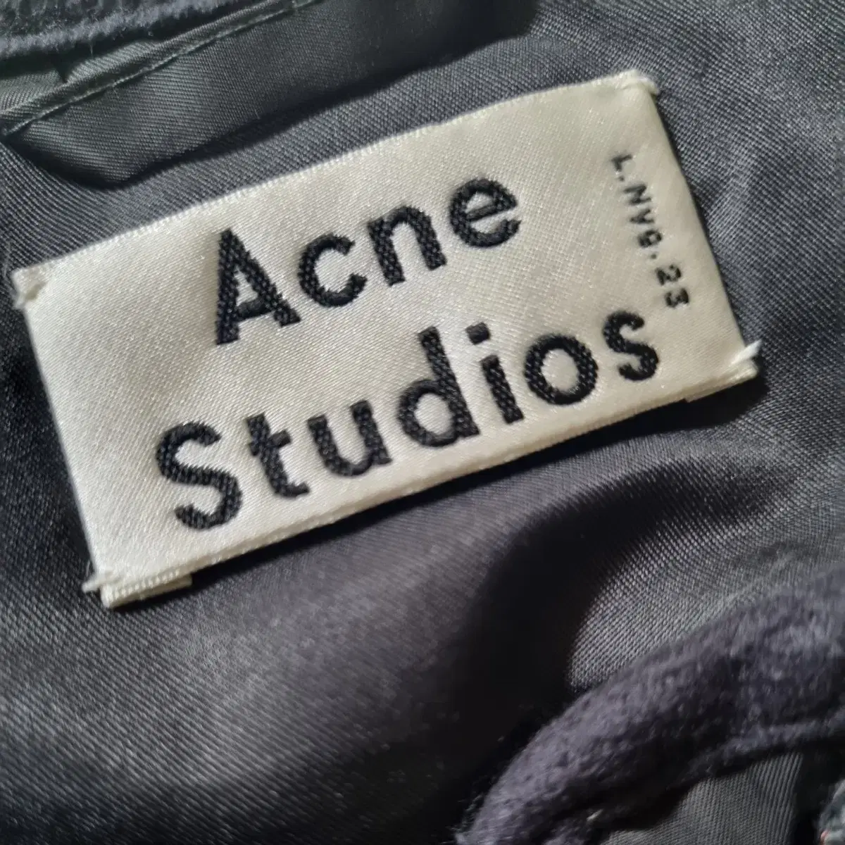 Acne Studios 아크네스튜디오 SOPHIA PAW14 여성 숏 패