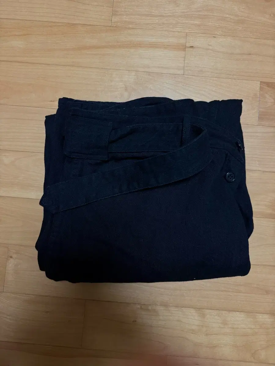 Komori belted denim pants black size 2 for sale.