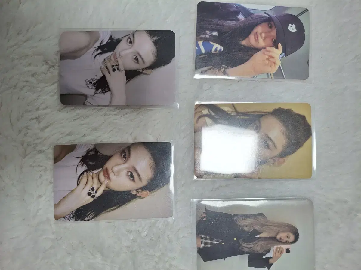 Photocards 대량양도해요[선착 공굿덤드려요] qwerQWERHinaDanielleNielNewJin공굿덤