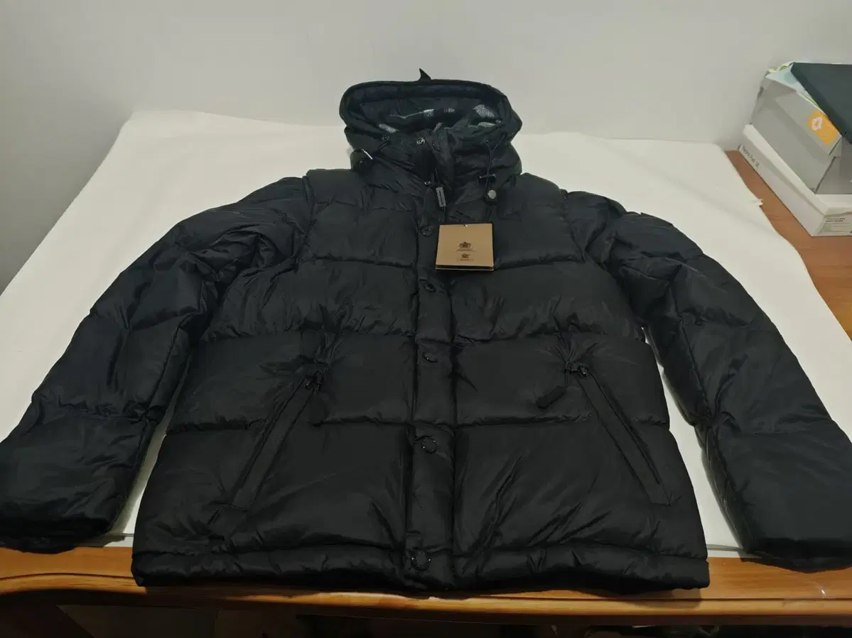 Burberry gaeul black hooded jacket coat padded