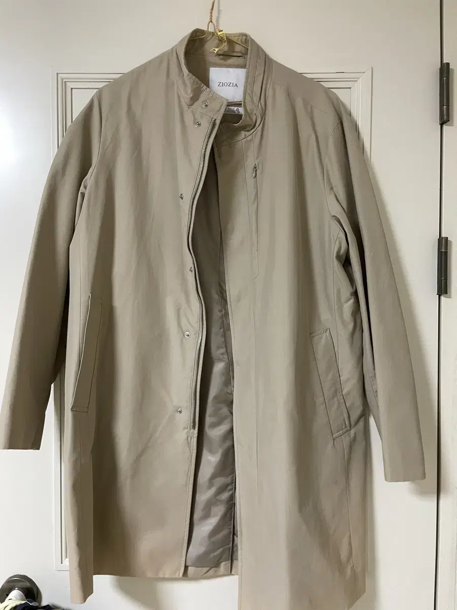 Giorgio Jia Beige coat size 105