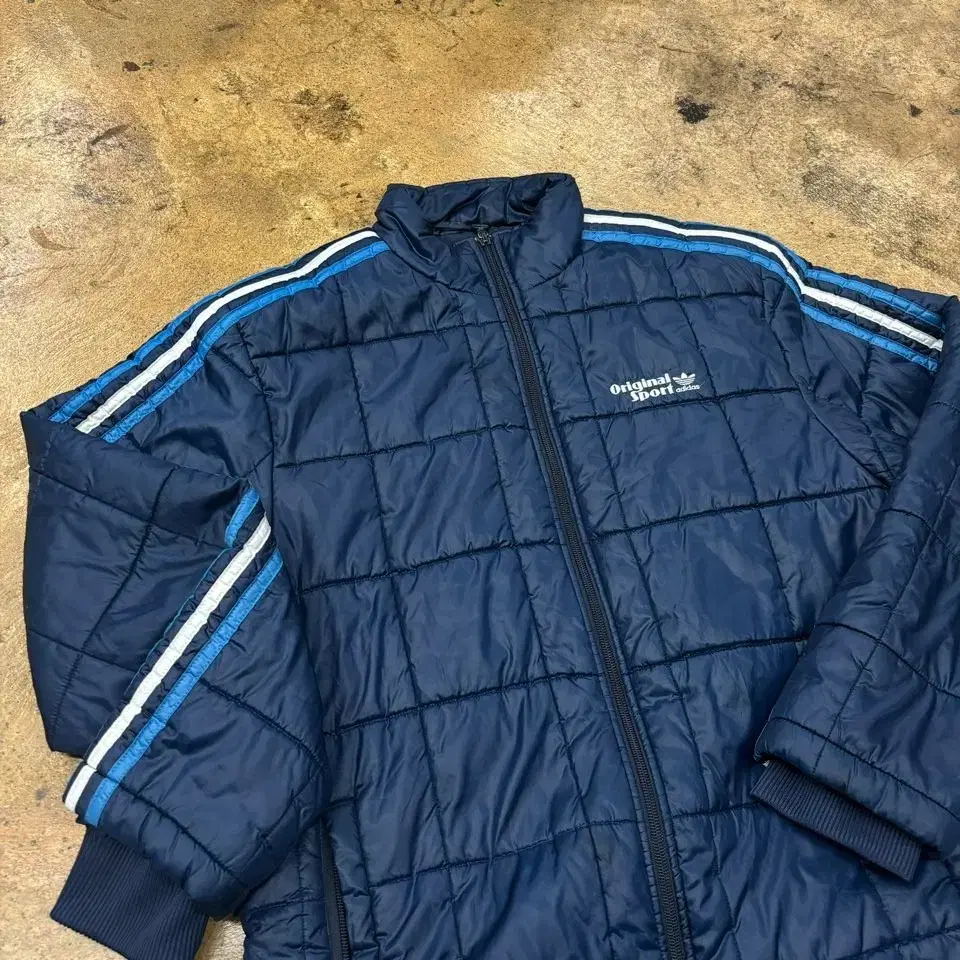 [ Genuine/95 ] Adidas Firebird Lightweight Padding