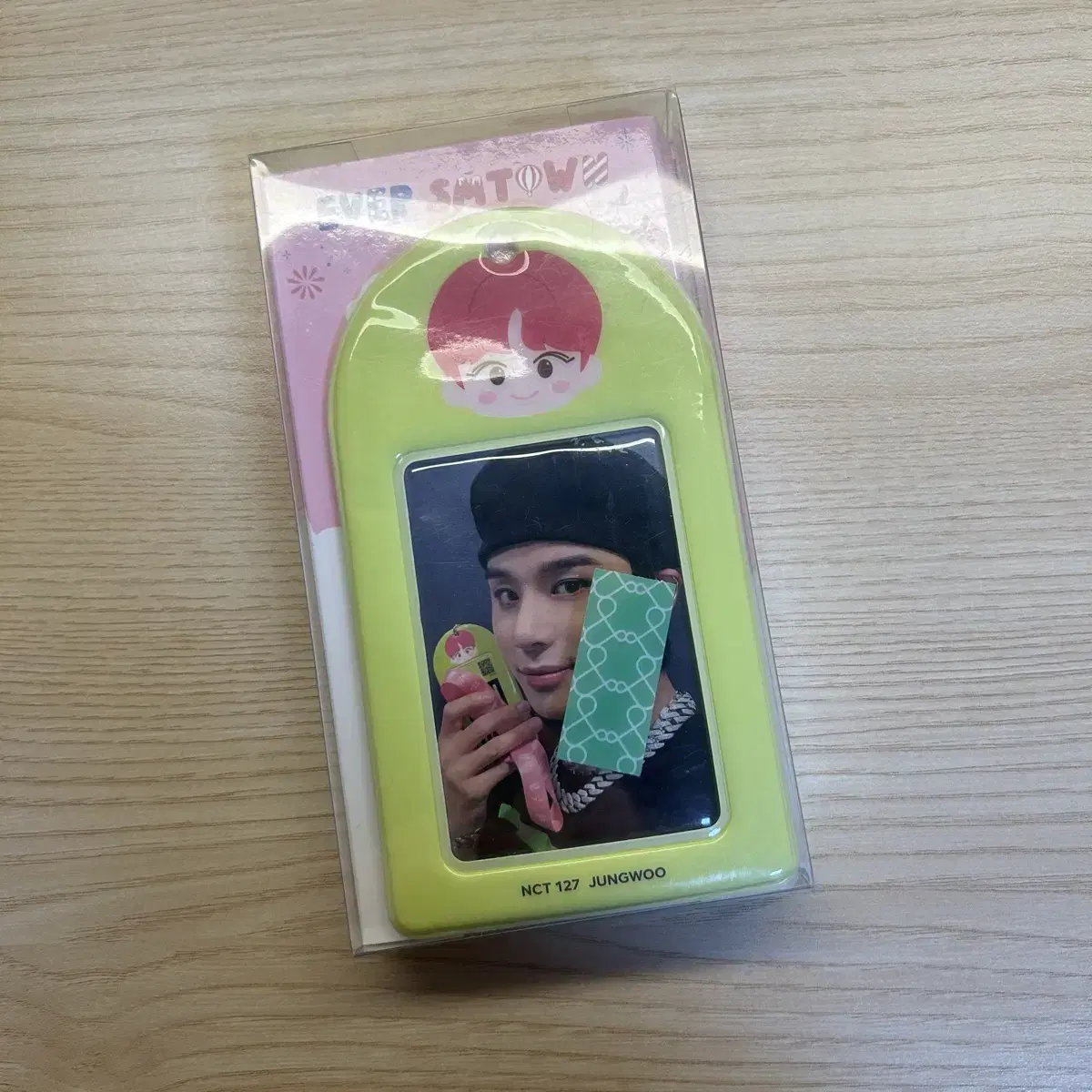 NCT 127:) Everland jungwoo photocard holder (poka included)