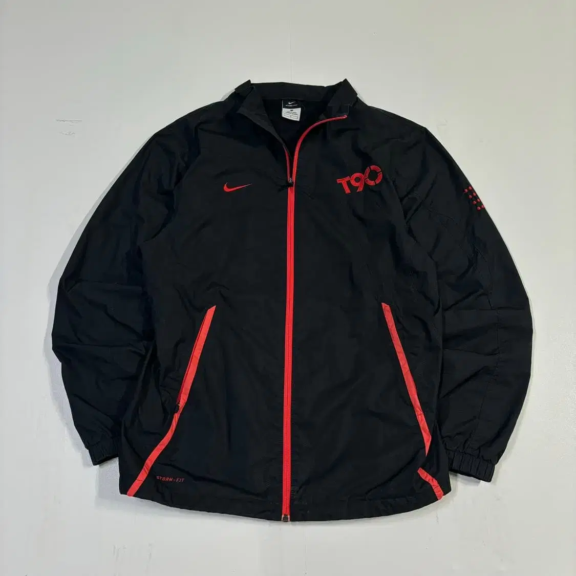 100 Nike T90 Windbreaker