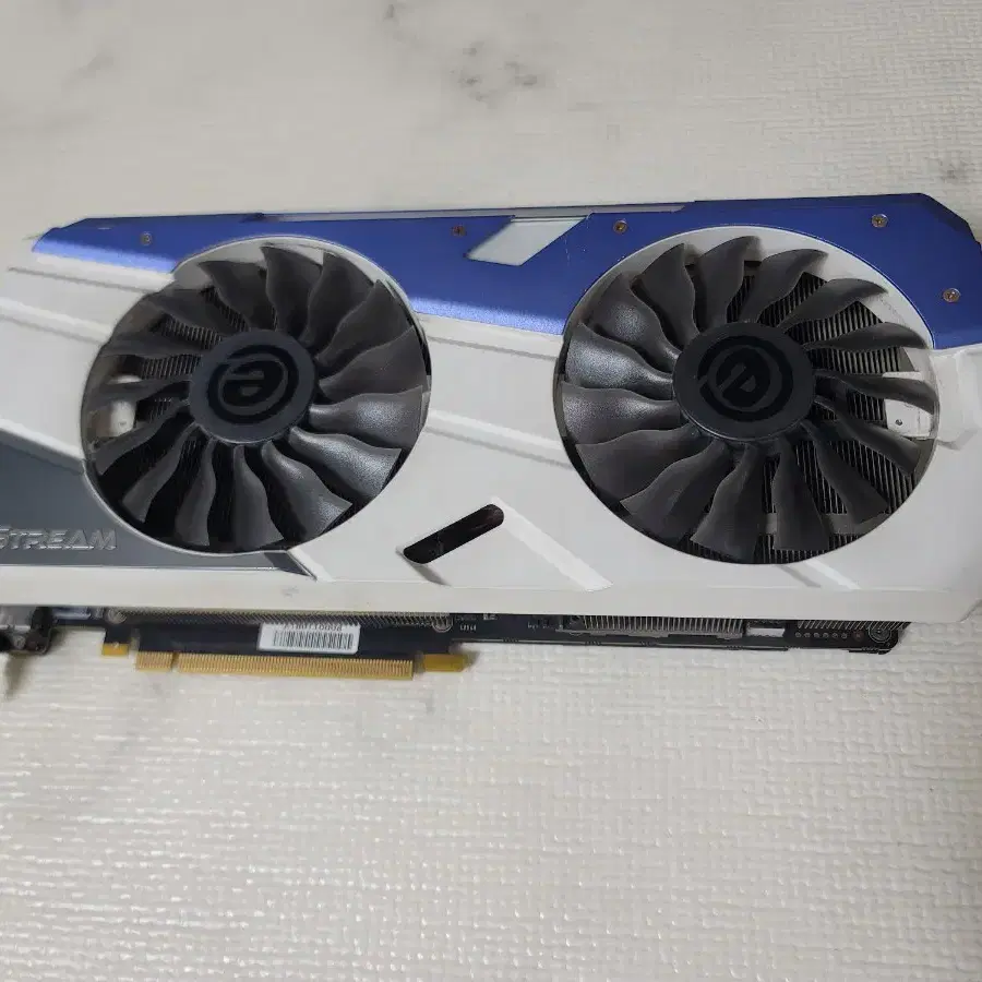 (무배)GTX1080ti 11g 슈퍼 제트스트림 이엠텍 제품