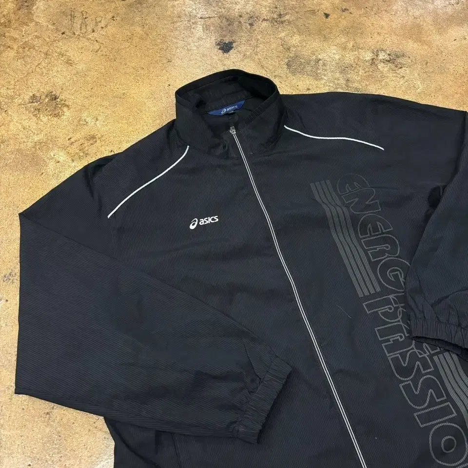 [ Genuine/110 ] Asics Old School Windbreaker