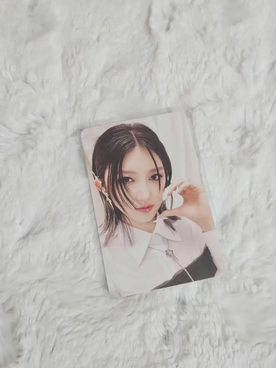 Gaeul switch on version photocard sell it