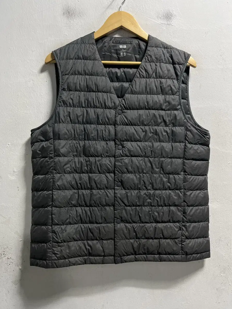 100 UNIQLO Goose Down Lightweight Puffer Vest Genuine