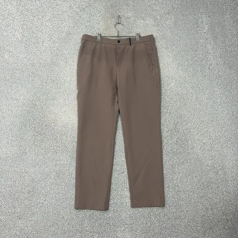 Volvik Golf Men's Brown Trousers 36