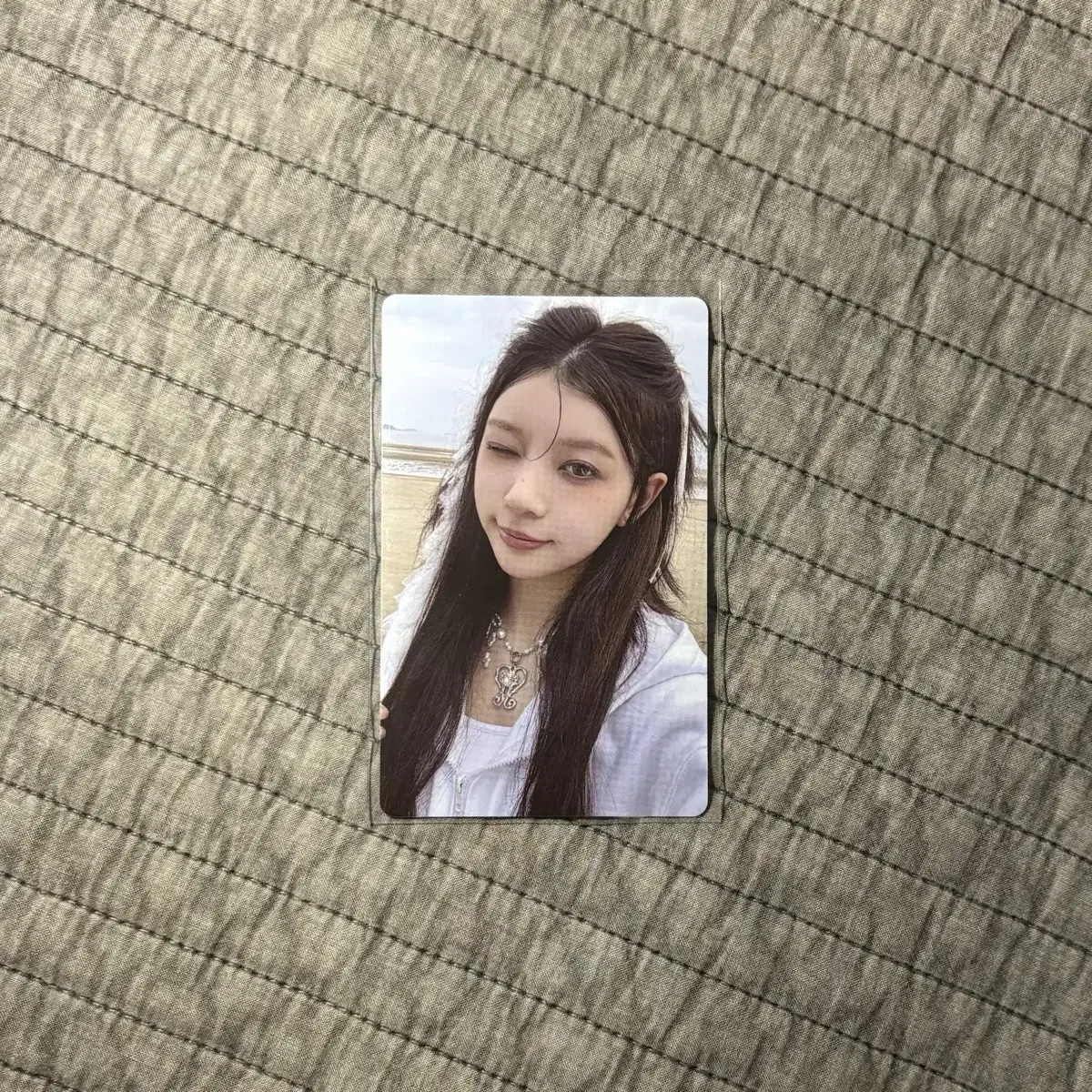 Eyelet Mocha weverse pop up Store pre-order benefit unreleased photocard B Version Set