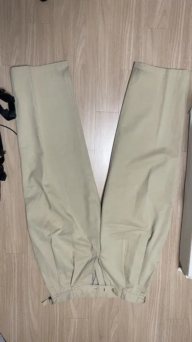 Known Chino Pants Beige