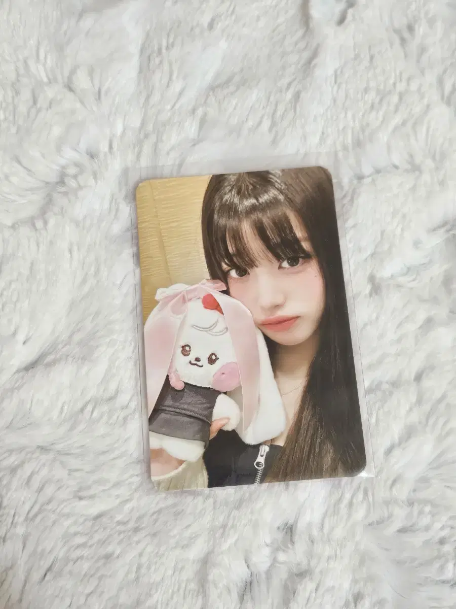 Wonyoung Minini pop up photocard sells