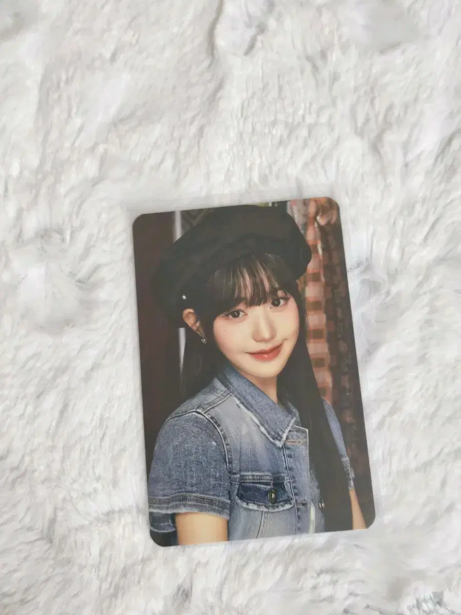 Wonyoung magazine photocard pack photocard sell it.