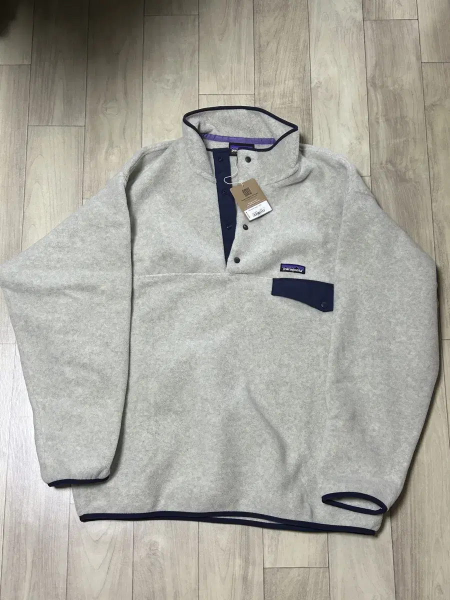 Patagonia Sinchilla Oatmeal L size New in stock!