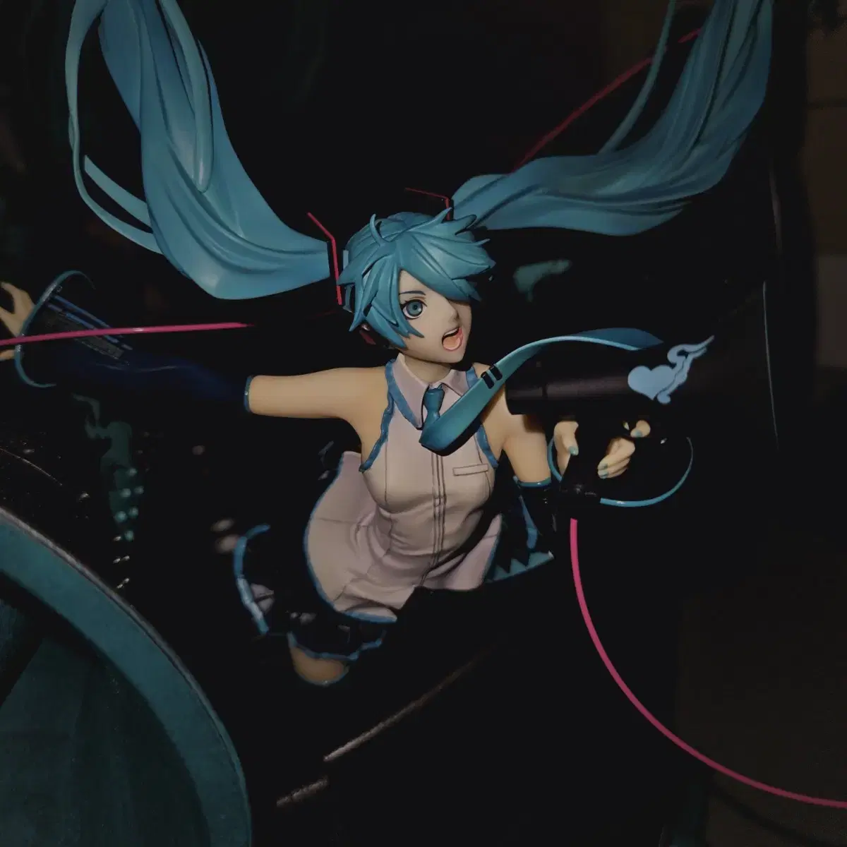 Vocaloid Hatsune Miku Love is War DX.VER Scale Figure