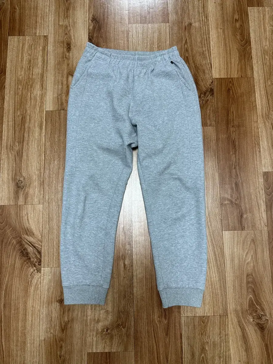 L) Pianer Jogger Pants Gray