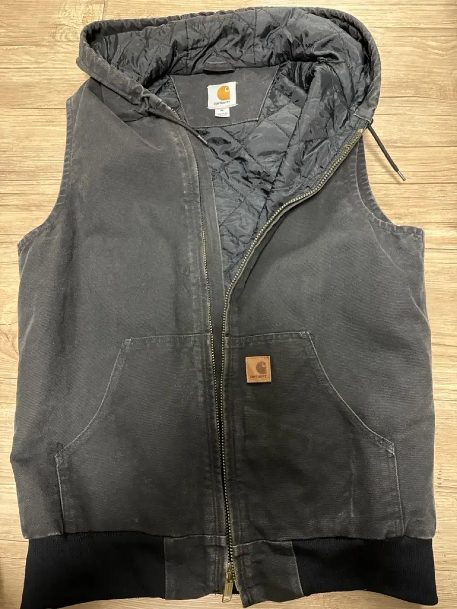 Calhart Hooded Vest M