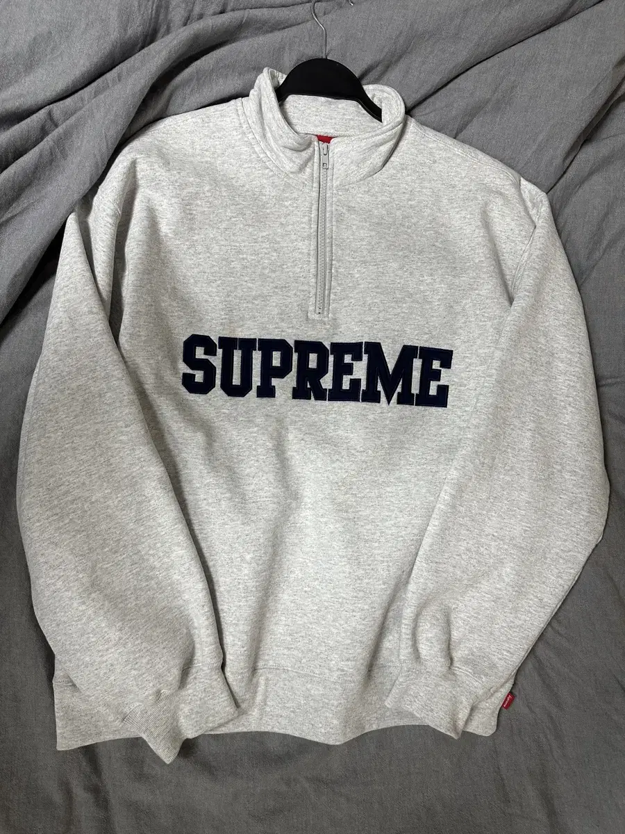 L) Supreme Collegiate Half Zip Up Pullover