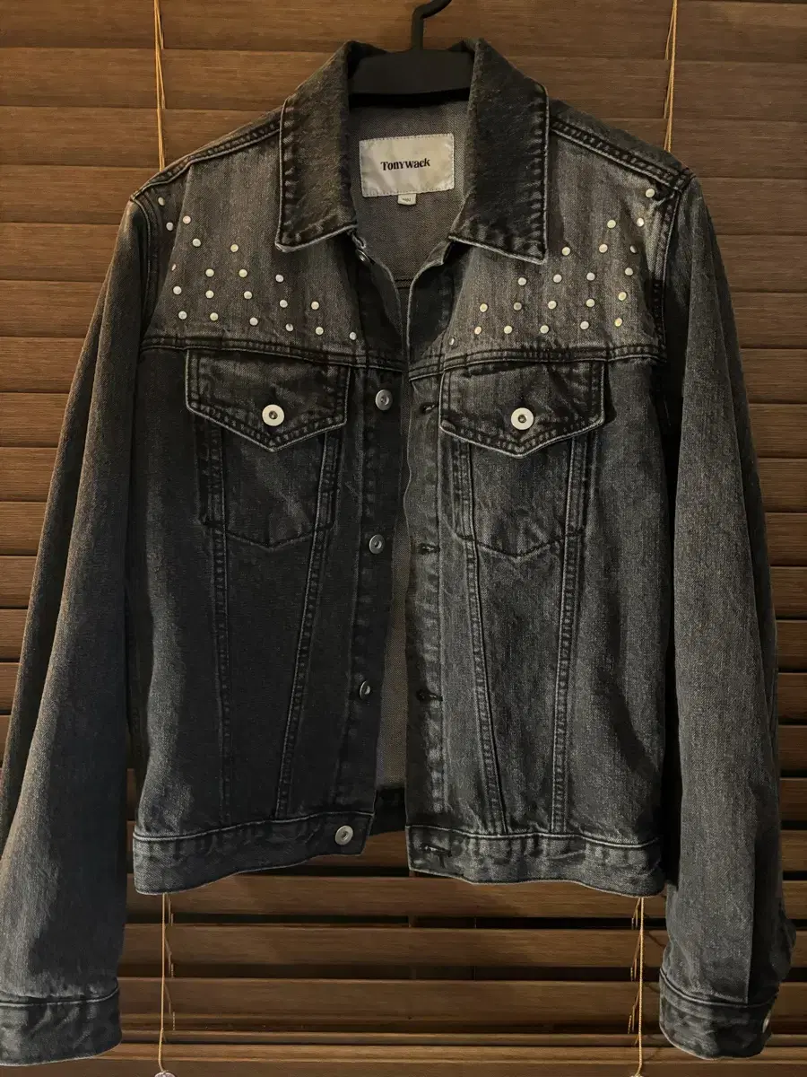 tonywack metal stud cropped denim jacket