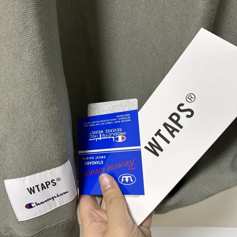 (XL,새상품)챔피언 x WTAPS 더블탭스 크루넥