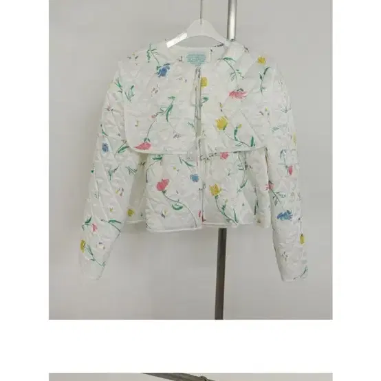 프레클 flower embossed jacket