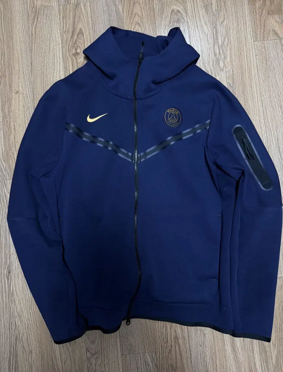 Nike Paris Saint-Germain Tech Pack Size L