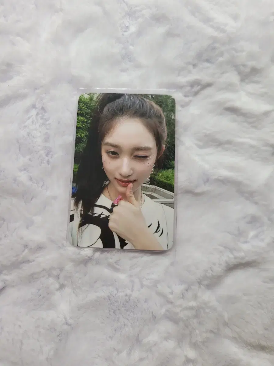 ive leeseo mein ktown4u unreleased photocard photocard sell wts yujin gaeul ray wonyoung liz leeseo