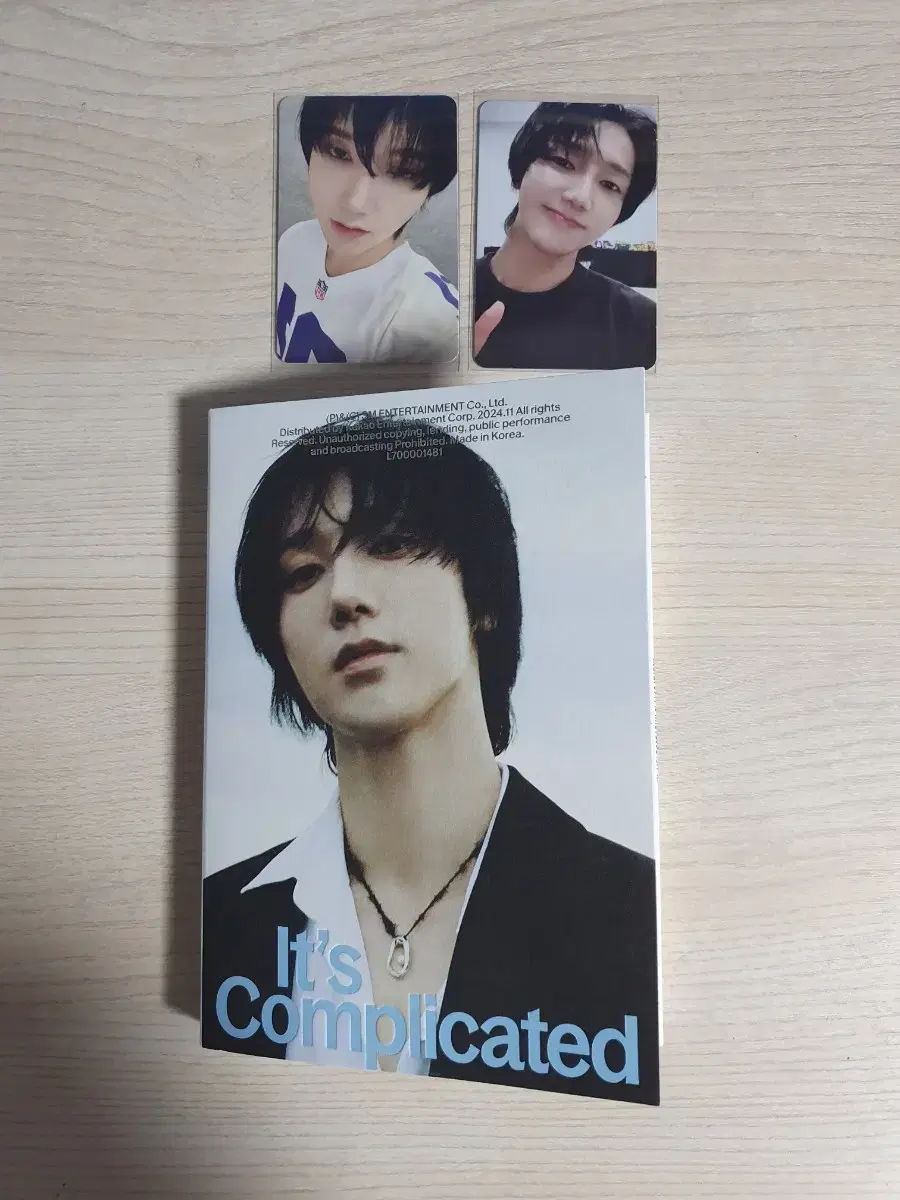 Yesung unsealed sells albums (with photocards)