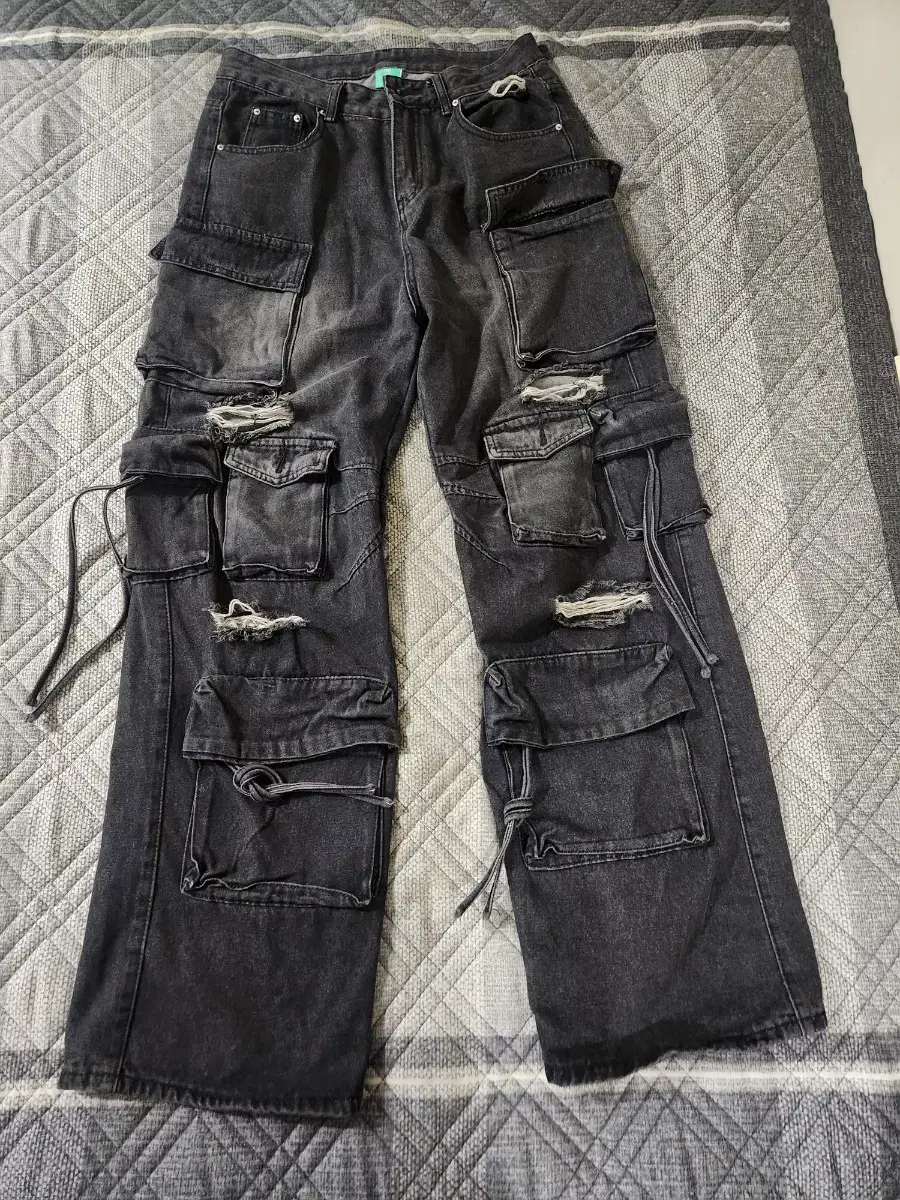 [Quick sale] Street Mood Black Jeans