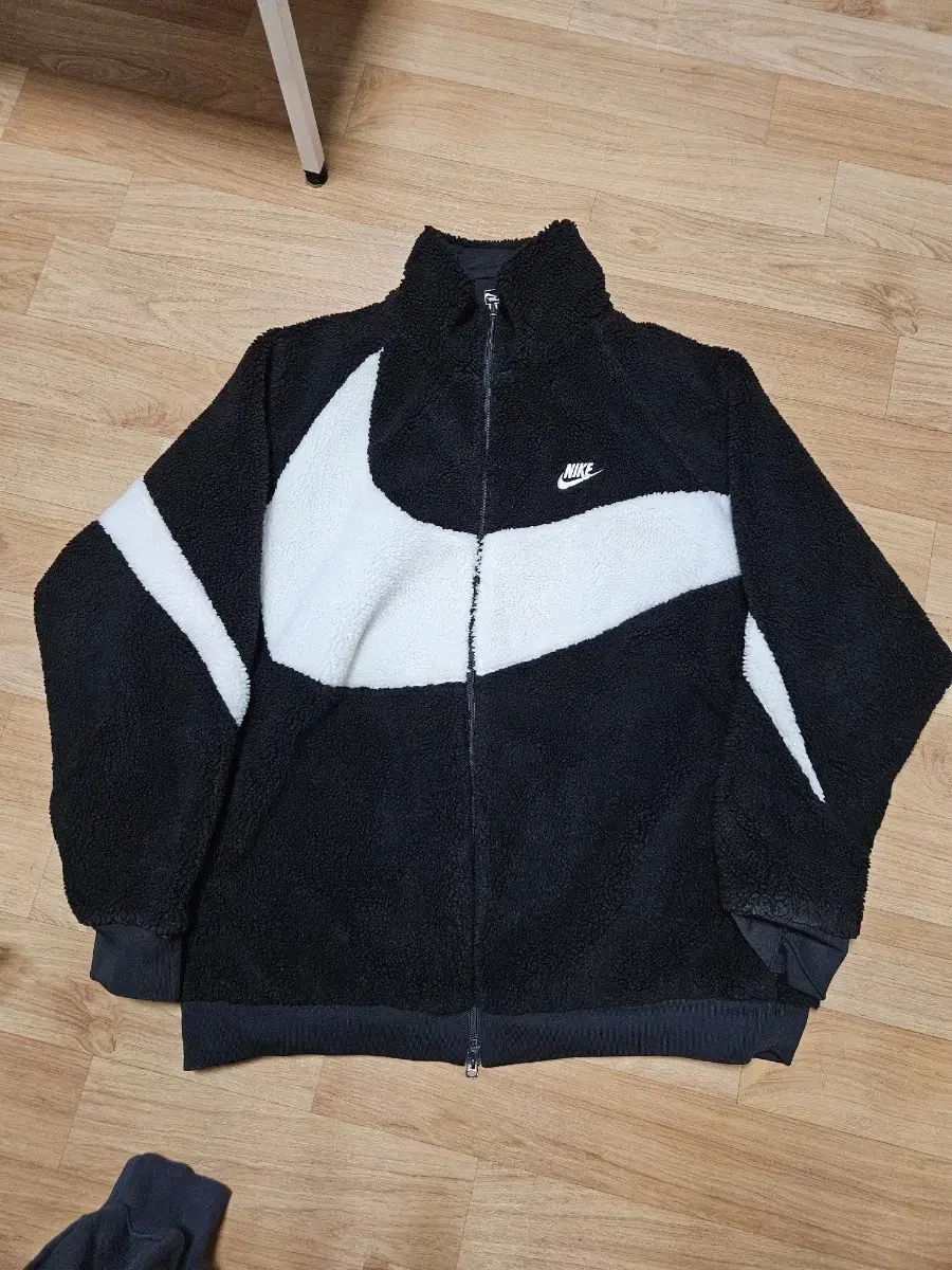 Nike Big Swoosh 3XL