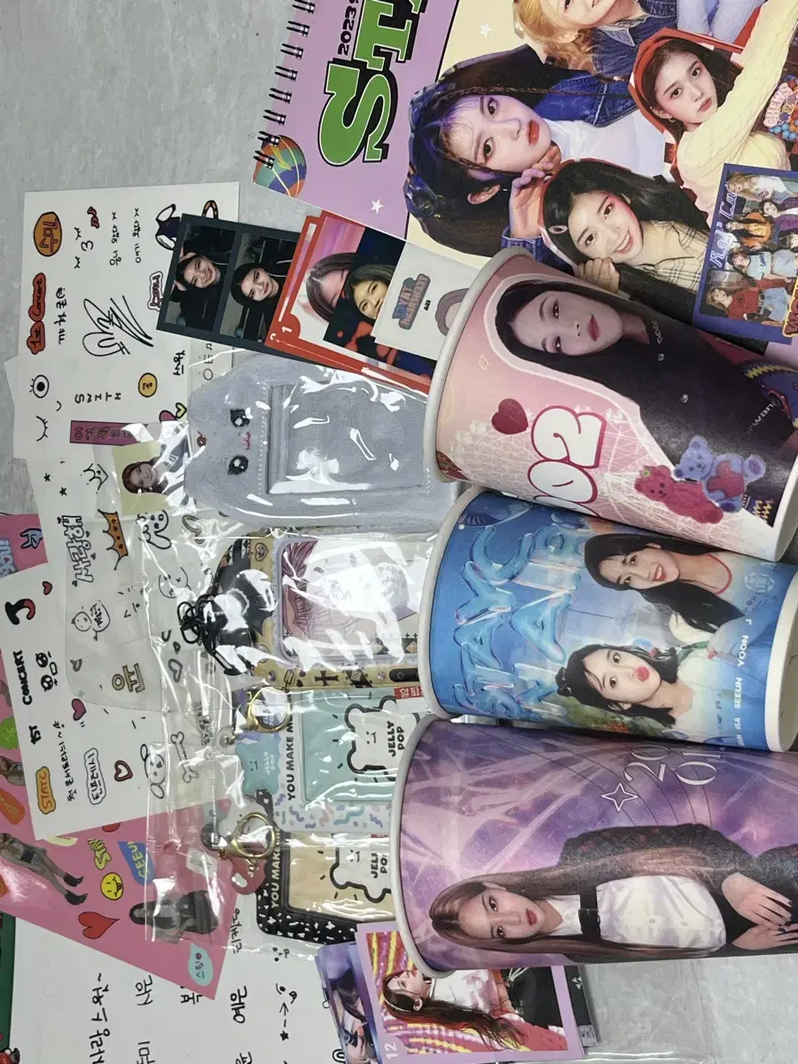 Stayc official goods, unofficial goods, photocard holder, etc.