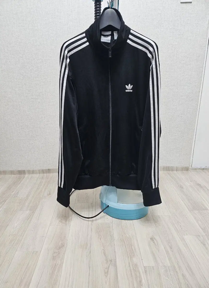 (100)L [23Nov11]New Adidas Firebird[Black] Track TopGeorgia