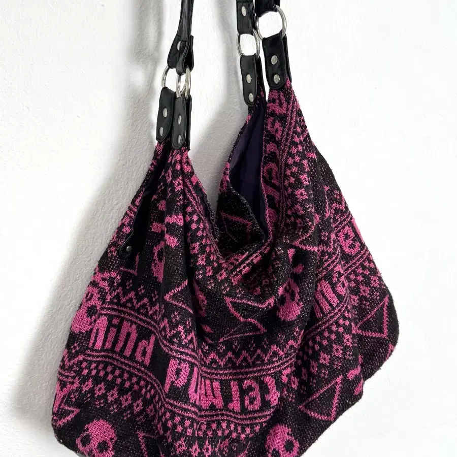 vintage knit graphic shoulder bag