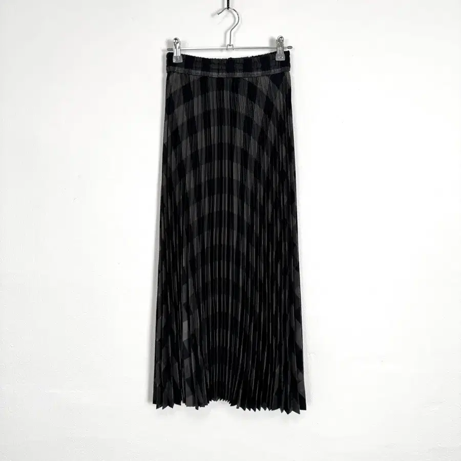 vintage geomatic pleated skirt