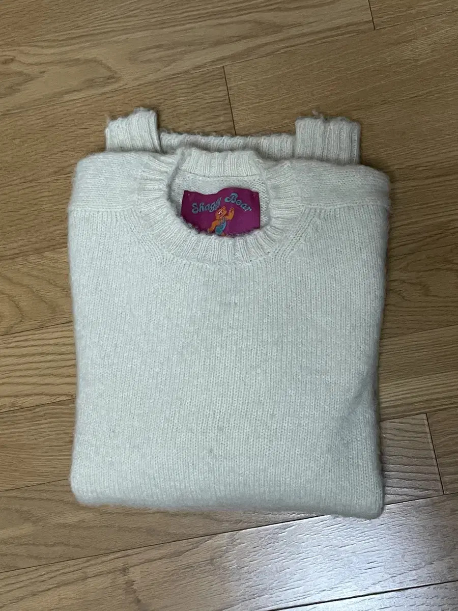 [M]Howlin' Shaggy Bear Knit White