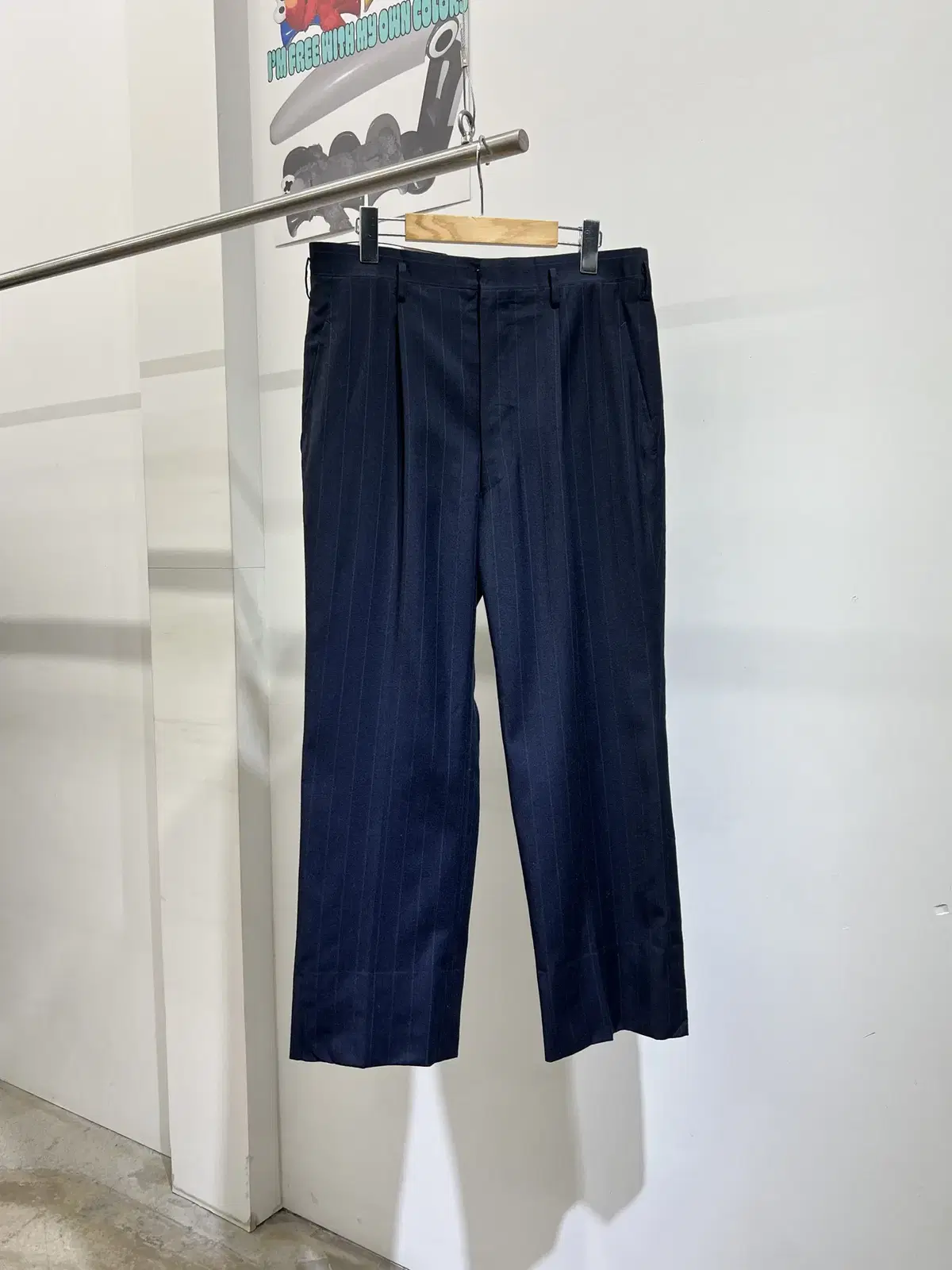 MITSUKOSHI (Made in Japan)Navy striped slacks