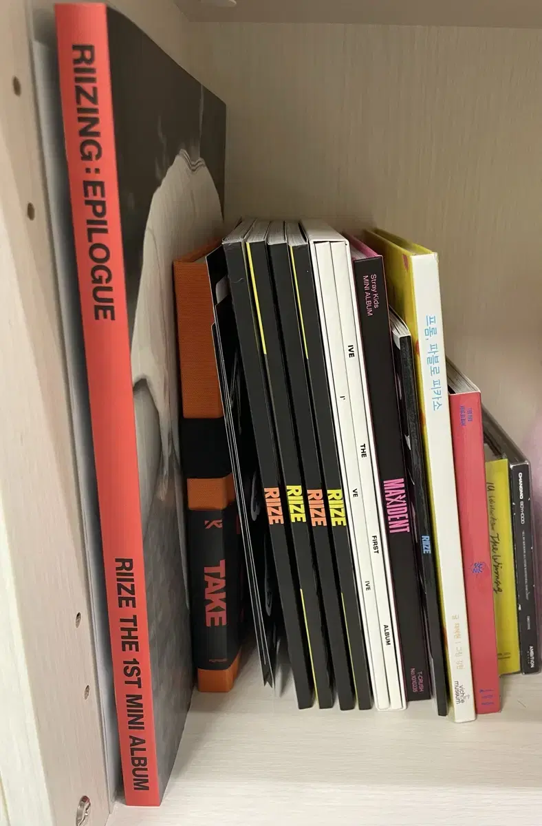 Sell unsealed idol/rapper albums