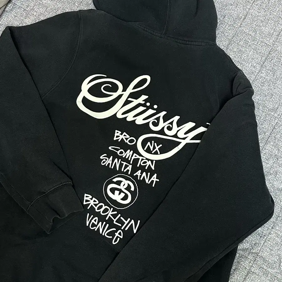 STUSSY 스투시 월드투어 기모 후드티 검정