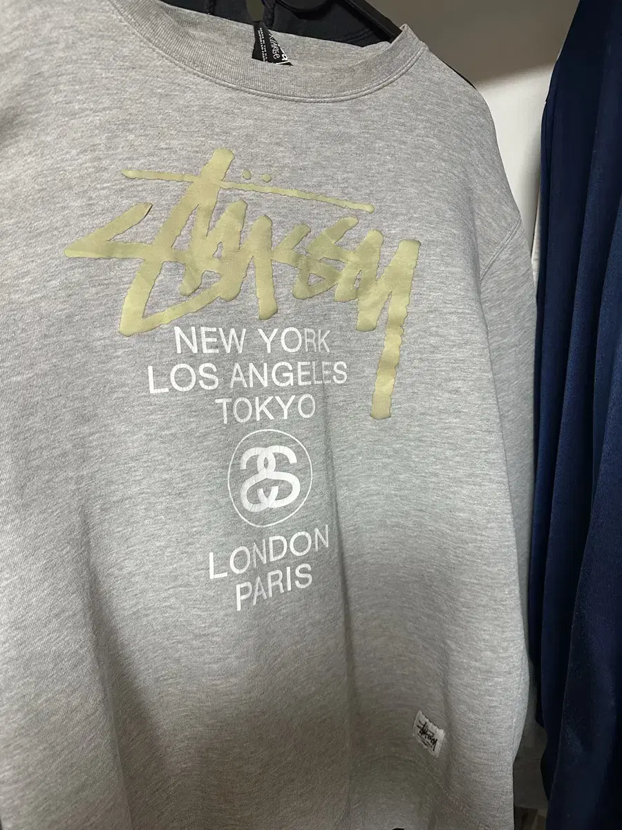 STUSSY 스투시 월드투어 기모 맨투맨 회색