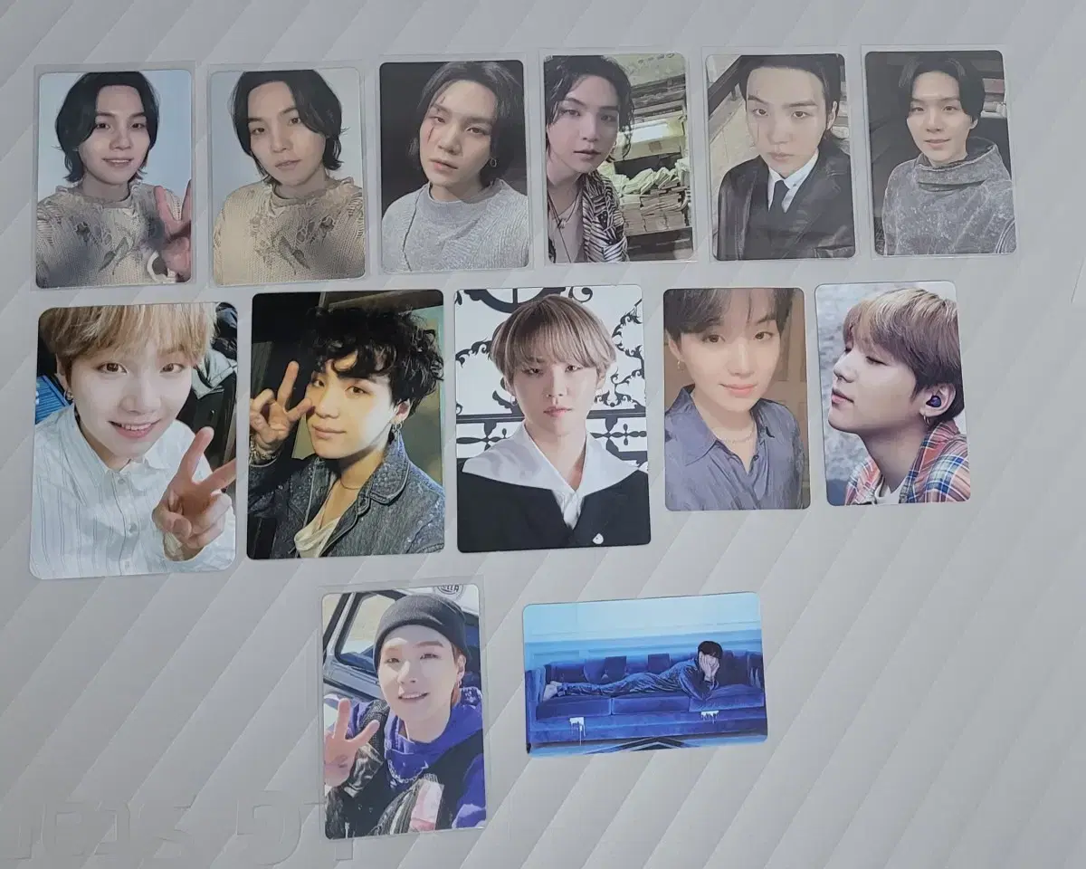 Bulk transfer of 22 Bangtan Yoon (pre-order benefit + photocard + postcard)