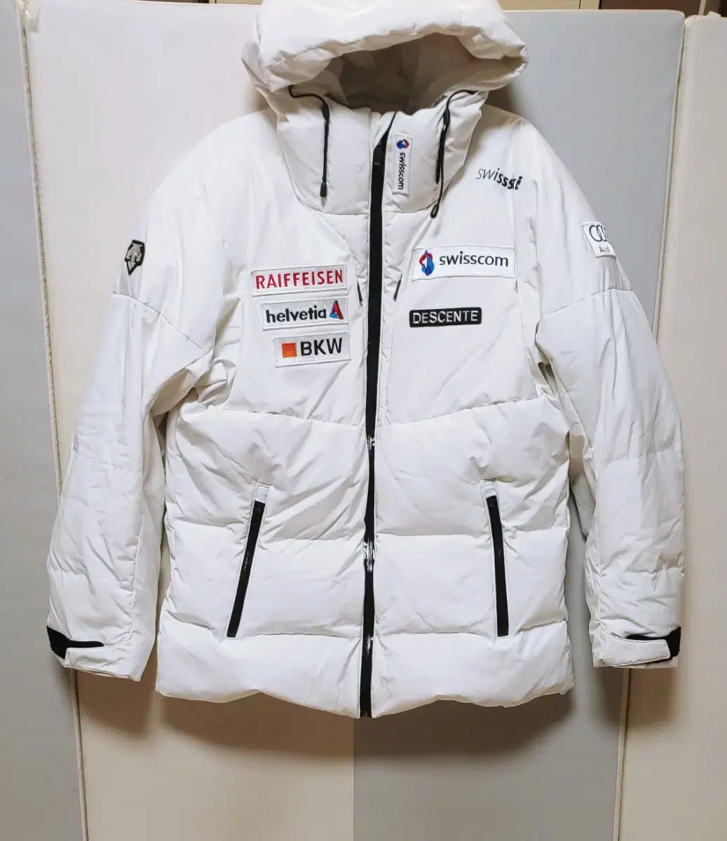 [3XL] Descent F360 Audi Padded Jumper White1164