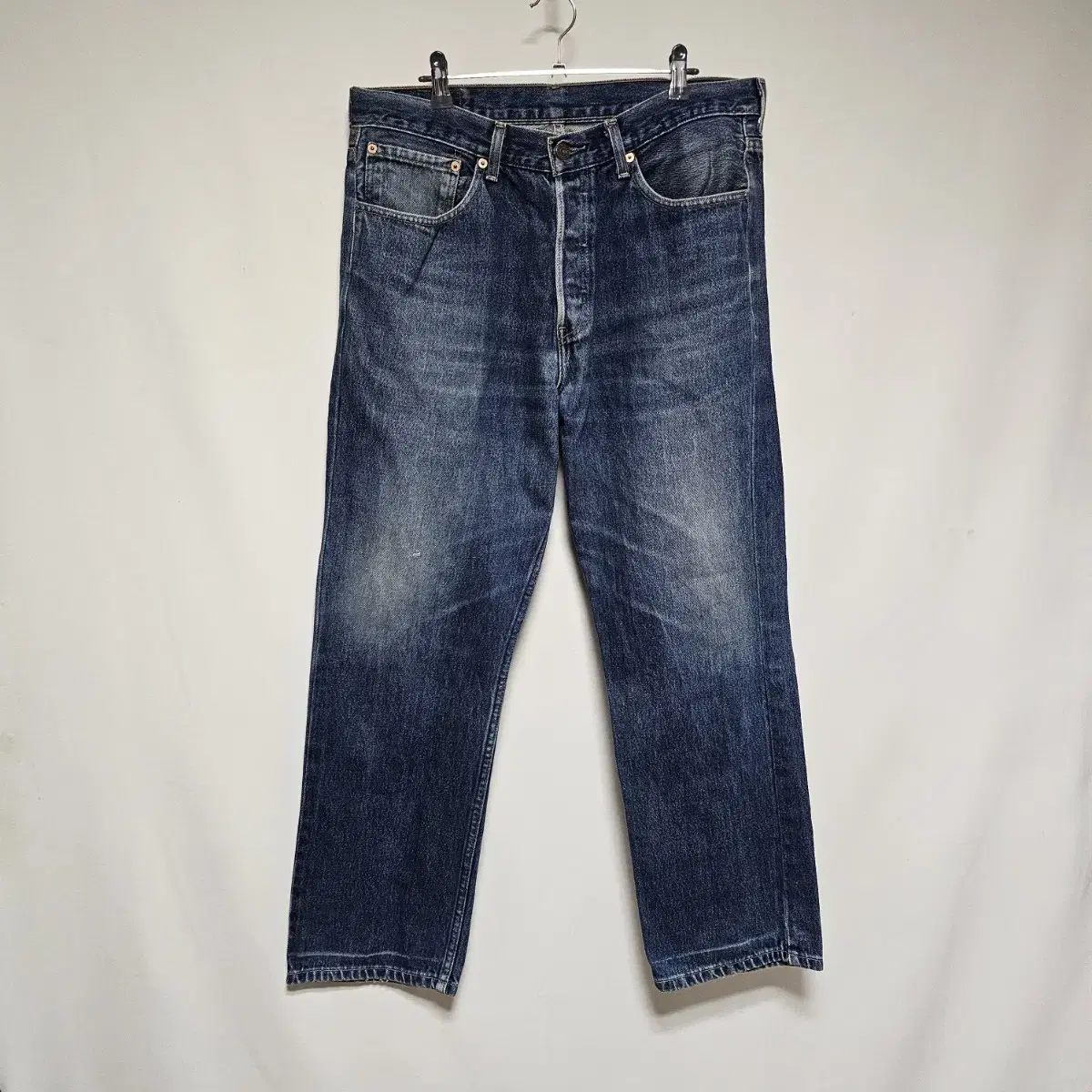 00s Vintage Levi's 586 European Edition True to size 34 recommended