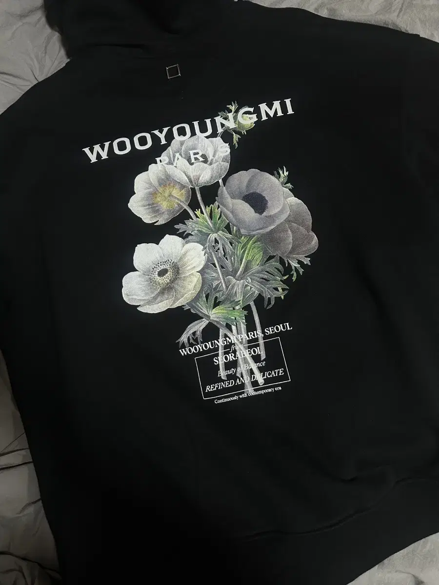 [52] Wooyoung Mi Woo's back logo flower hoodie