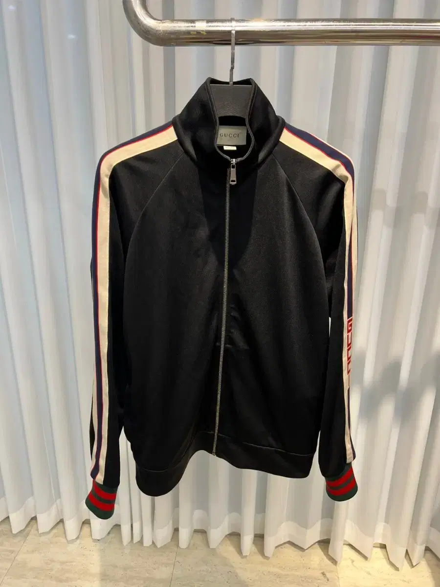 (L) Gucci Technical Training Zip-up Black Jacket