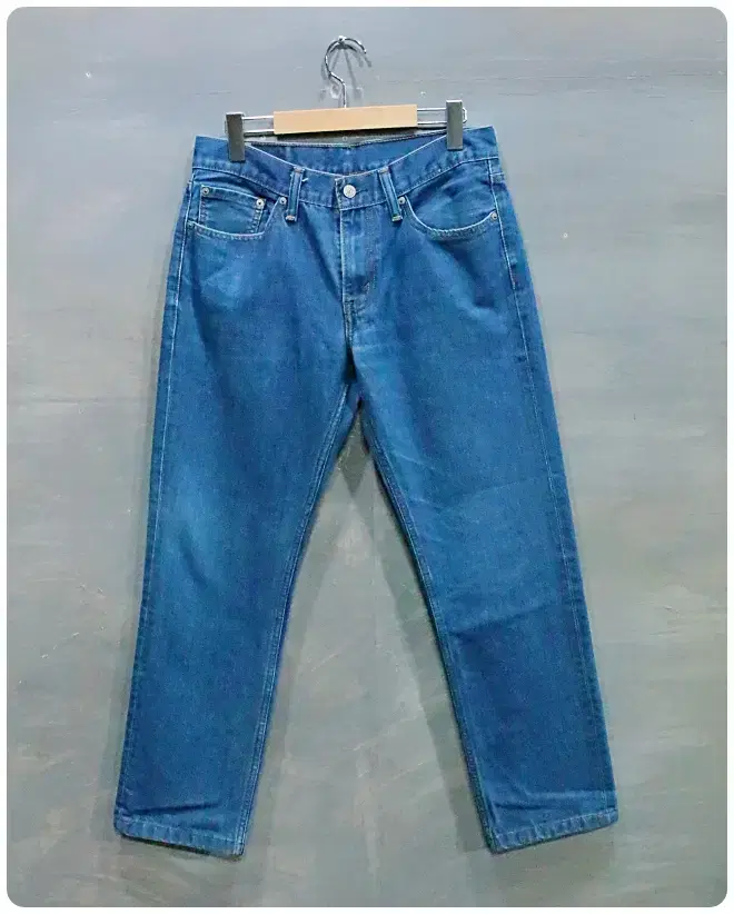 [32] Levi's 511 Slim Straight Denim Pants