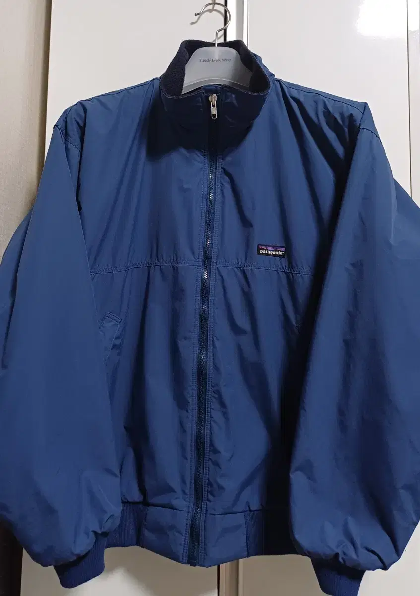 [L] Patagonia Sheld Cincilla Bomber Jacket