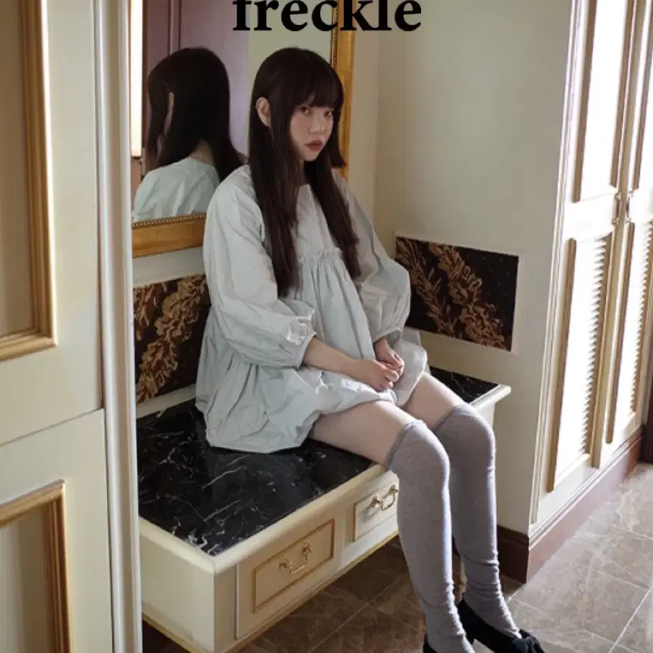 프레클 니삭스 freckle thin over the knee socks